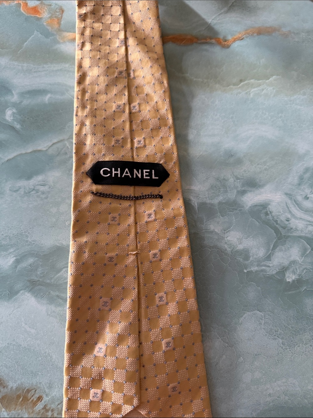 CHANEL Men's Pale Yellow Silk Tie with Subtle Motif